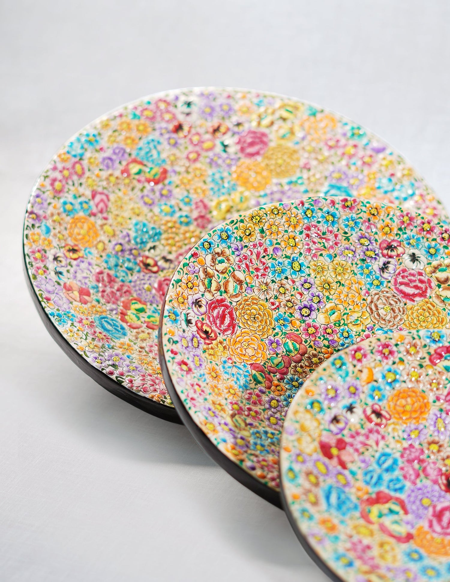 Papier-Mâché Wall Plate — Hand-Painted Design | Ø 31 cm, Ø 25.5 cm &amp; Ø 20.5 cm (set of 3 plates)