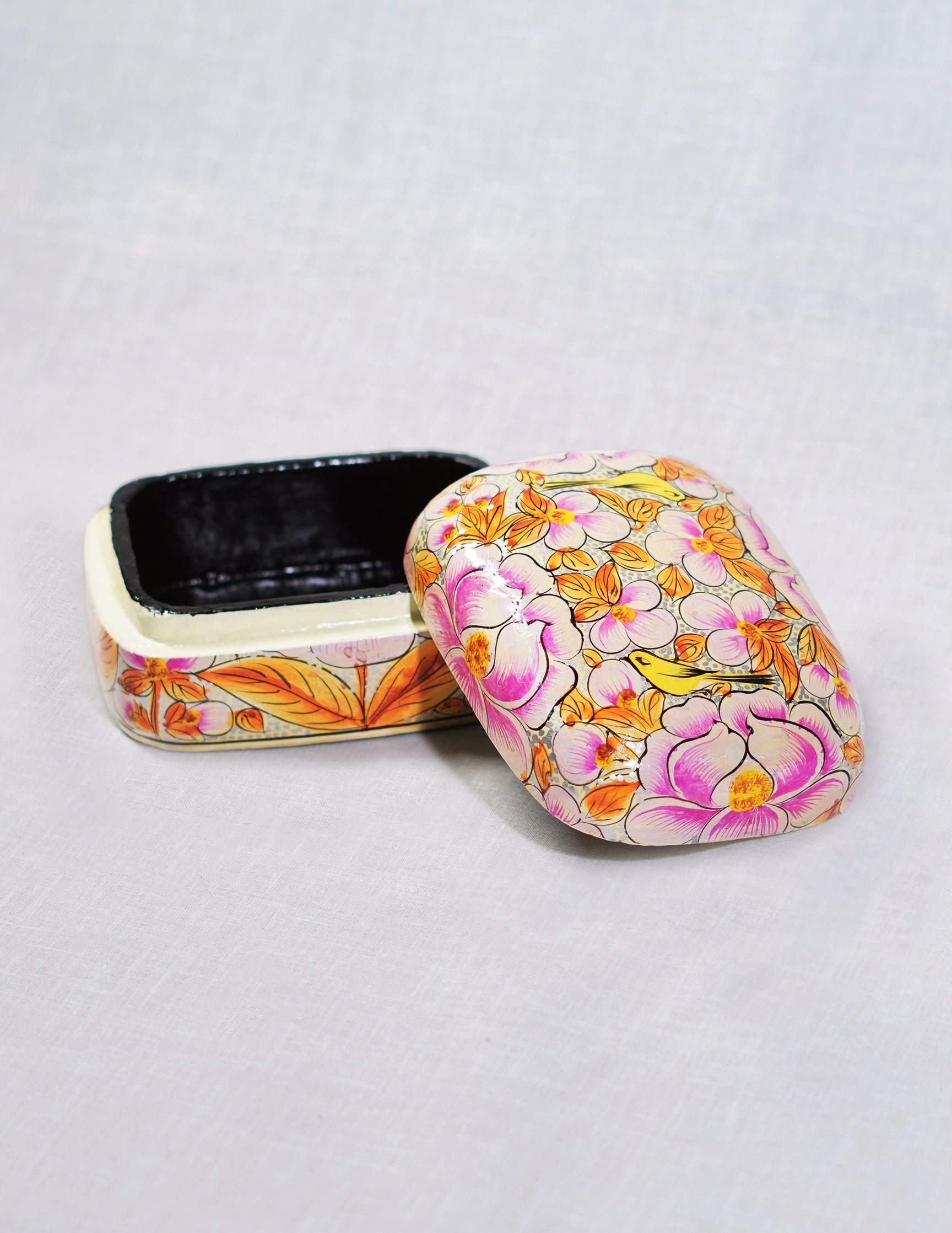 Papier-Mâché Trinket Box — Hand-Painted Design | 9.25 cm (L) × 12 cm (B) × 5.5 cm (H)