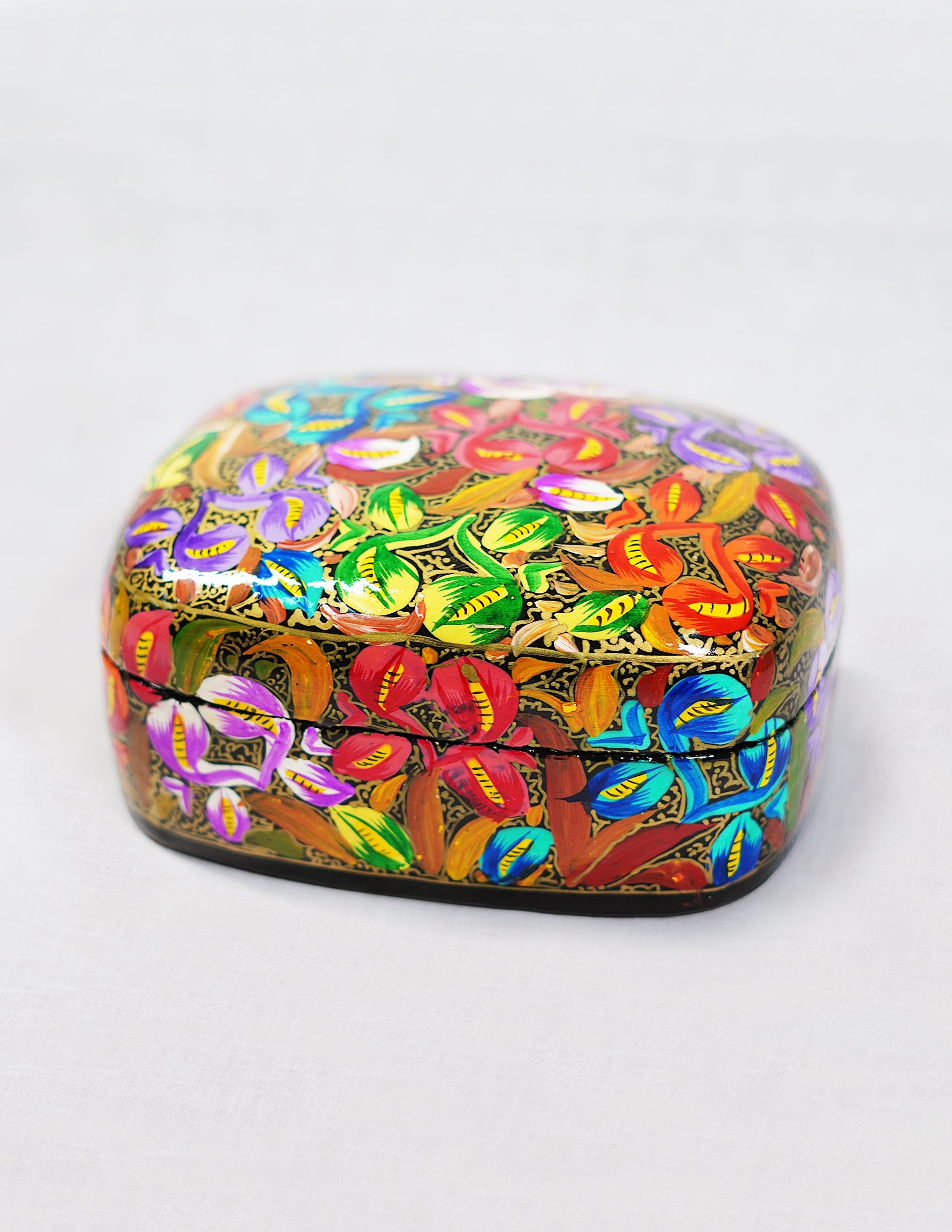 Papier-Mâché Trinket Box — Hand-Painted Design | 9.25 cm (L) × 12 cm (B) × 5.5 cm (H)