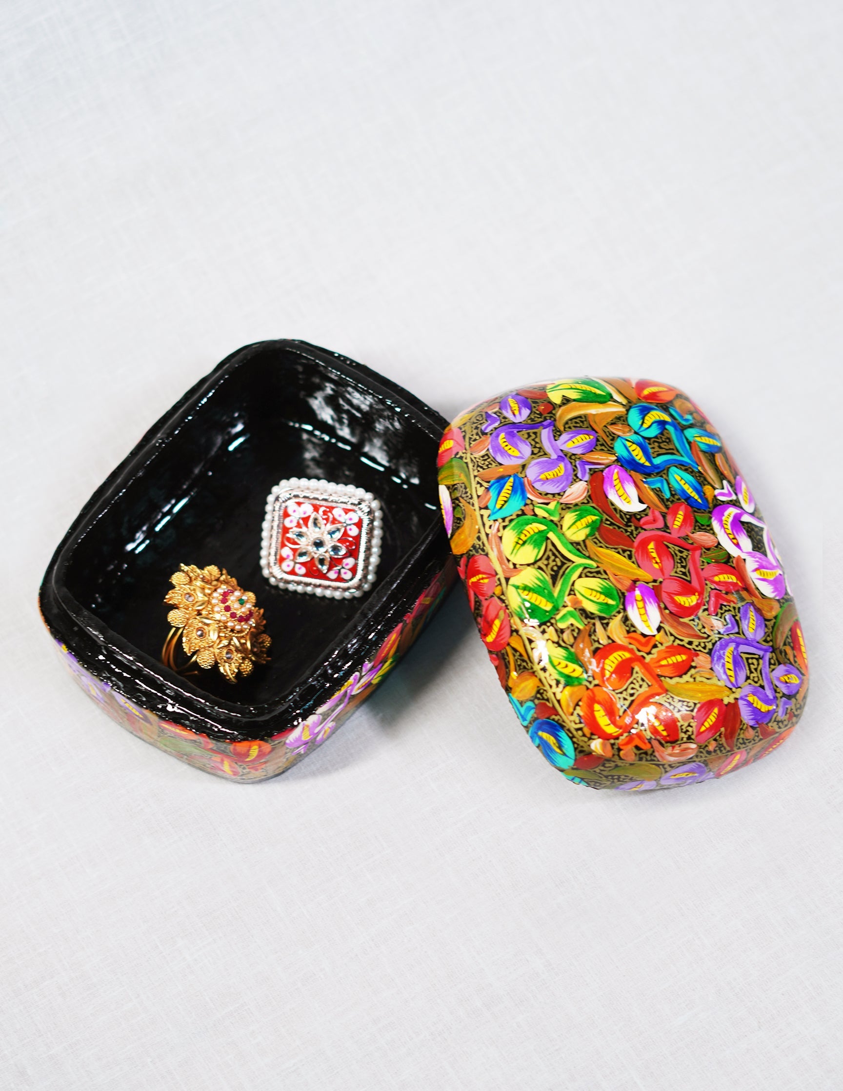 Papier-Mâché Trinket Box — Hand-Painted Design | 9.25 cm (L) × 12 cm (B) × 5.5 cm (H)
