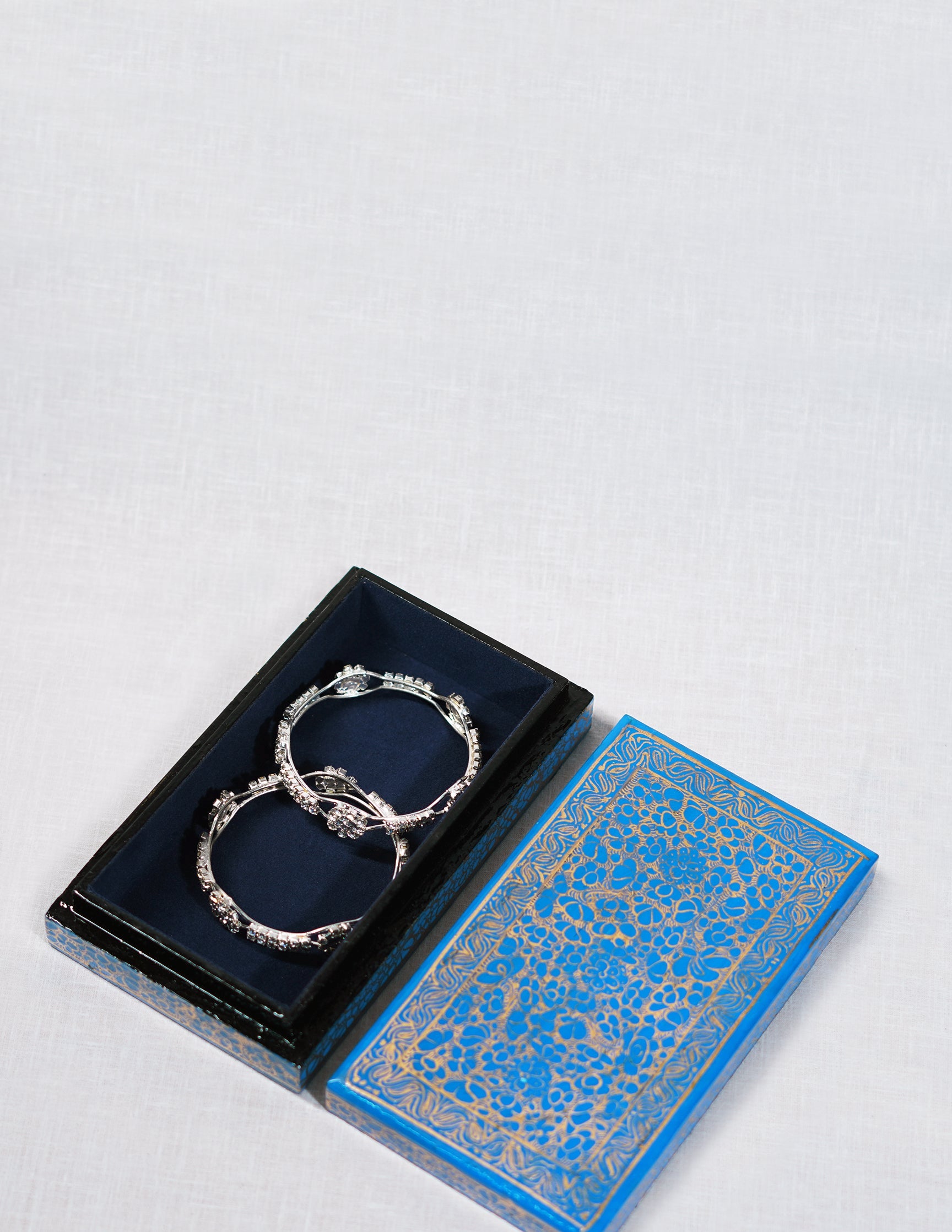 Papier-Mâché Flat Box — Hand-Painted Design | 10 cm (L) × 17.5 cm (B) × 3.5 cm (H)