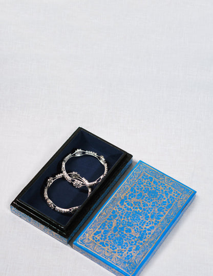 Papier-Mâché Flat Box — Hand-Painted Design | 10 cm (L) × 17.5 cm (B) × 3.5 cm (H)