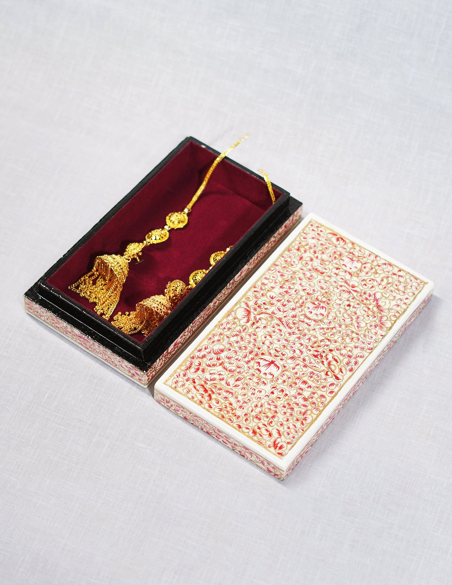 Papier-Mâché Flat Box — Hand-Painted Design | 10 cm (L) × 17.5 cm (B) × 3.5 cm (H)