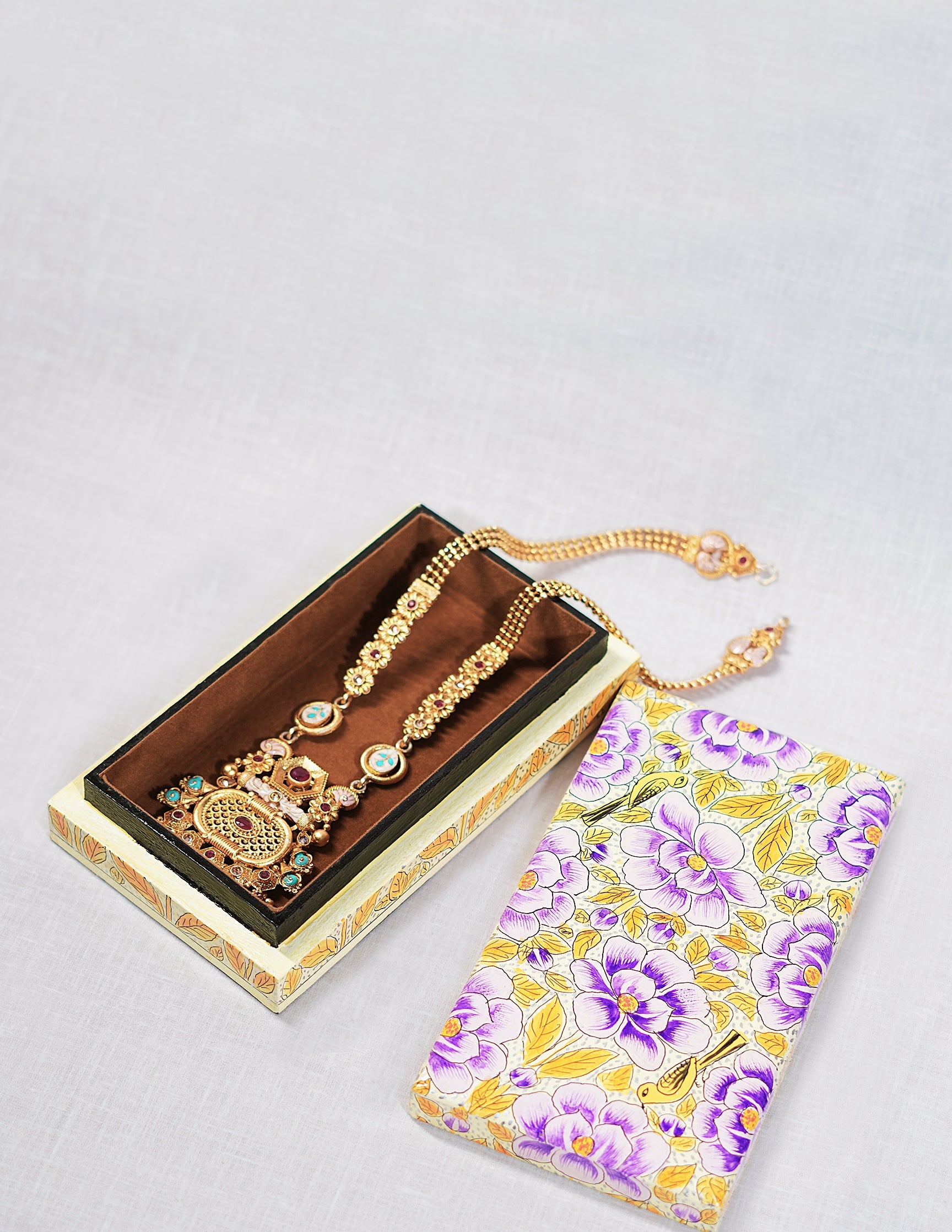Papier-Mâché Flat Box — Hand-Painted Design | 10 cm (L) × 17.5 cm (B) × 3.5 cm (H)