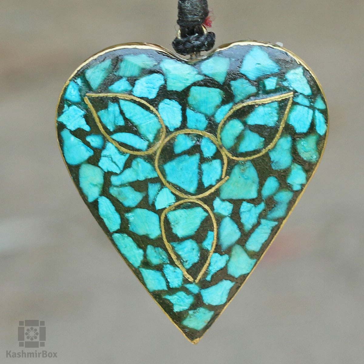 Cordate Ferozi Handmade Pendant - KashmirBox.com