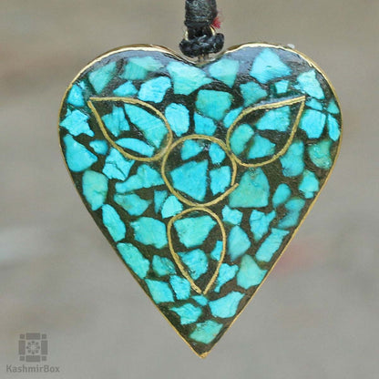 Cordate Ferozi Handmade Pendant - KashmirBox.com