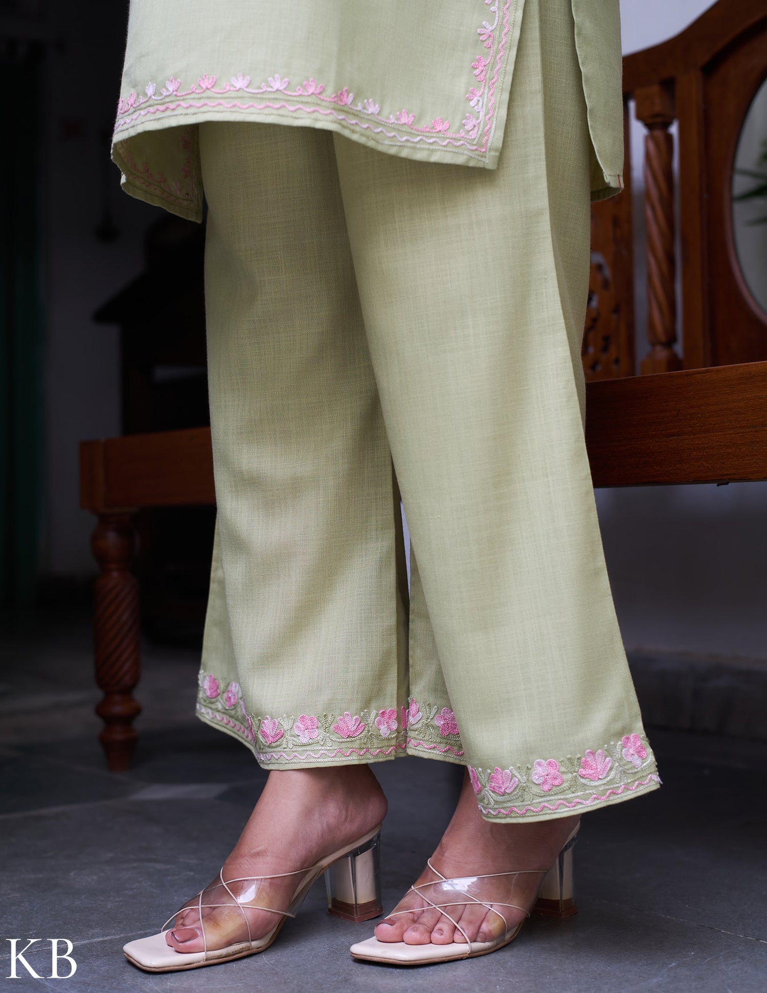 Nigeen Kashmiri Aari Light Green Co-ord Set