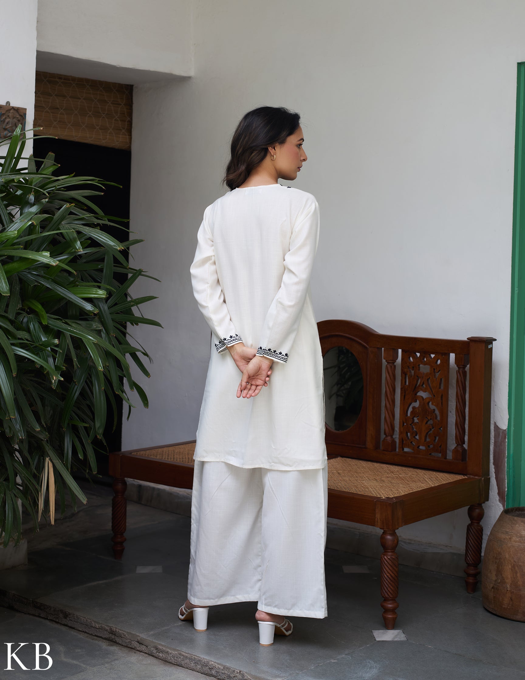 Nigeen Kashmiri Aari Off-white Co-ord Set