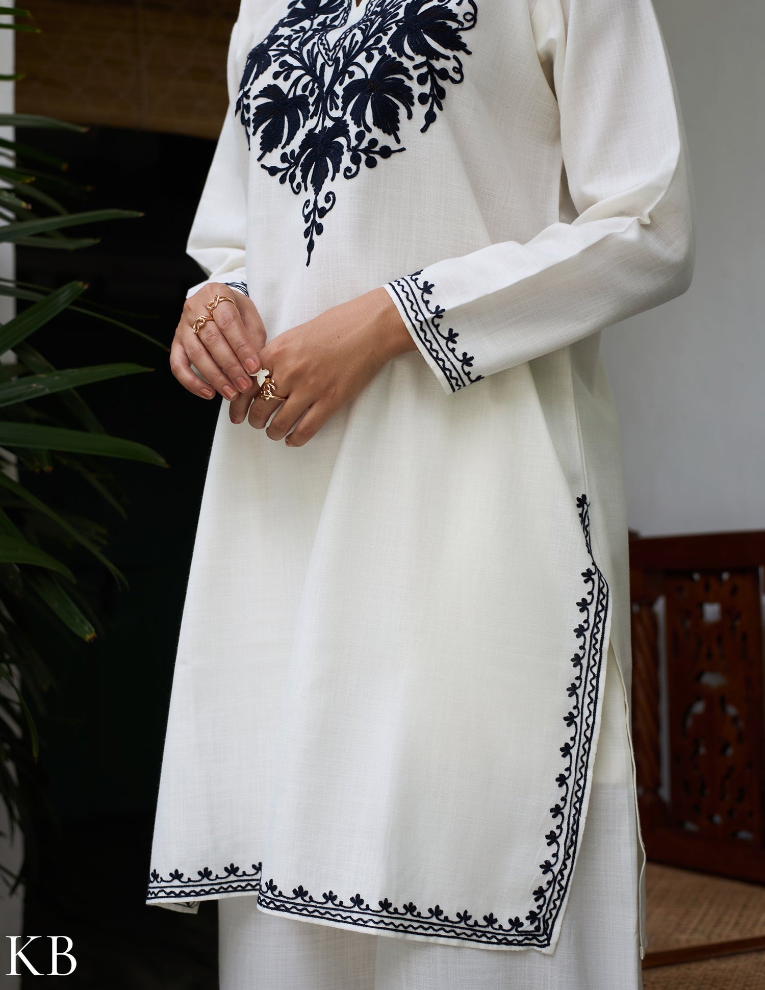 Nigeen Kashmiri Aari Off-white Co-ord Set