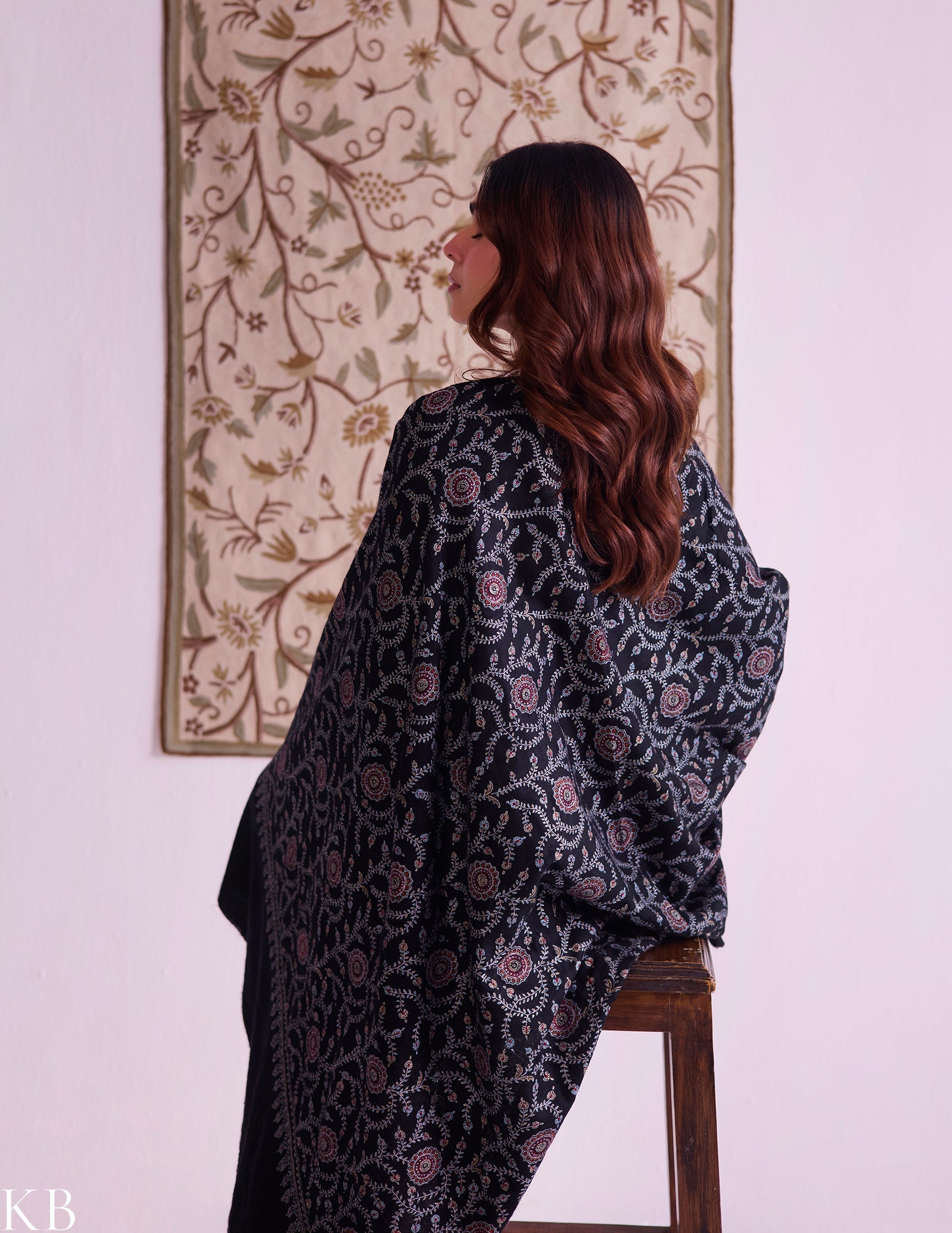 Kashmiri Handwoven Pashmina Jaali Sozni Shawl – Black | Handwoven Heritage