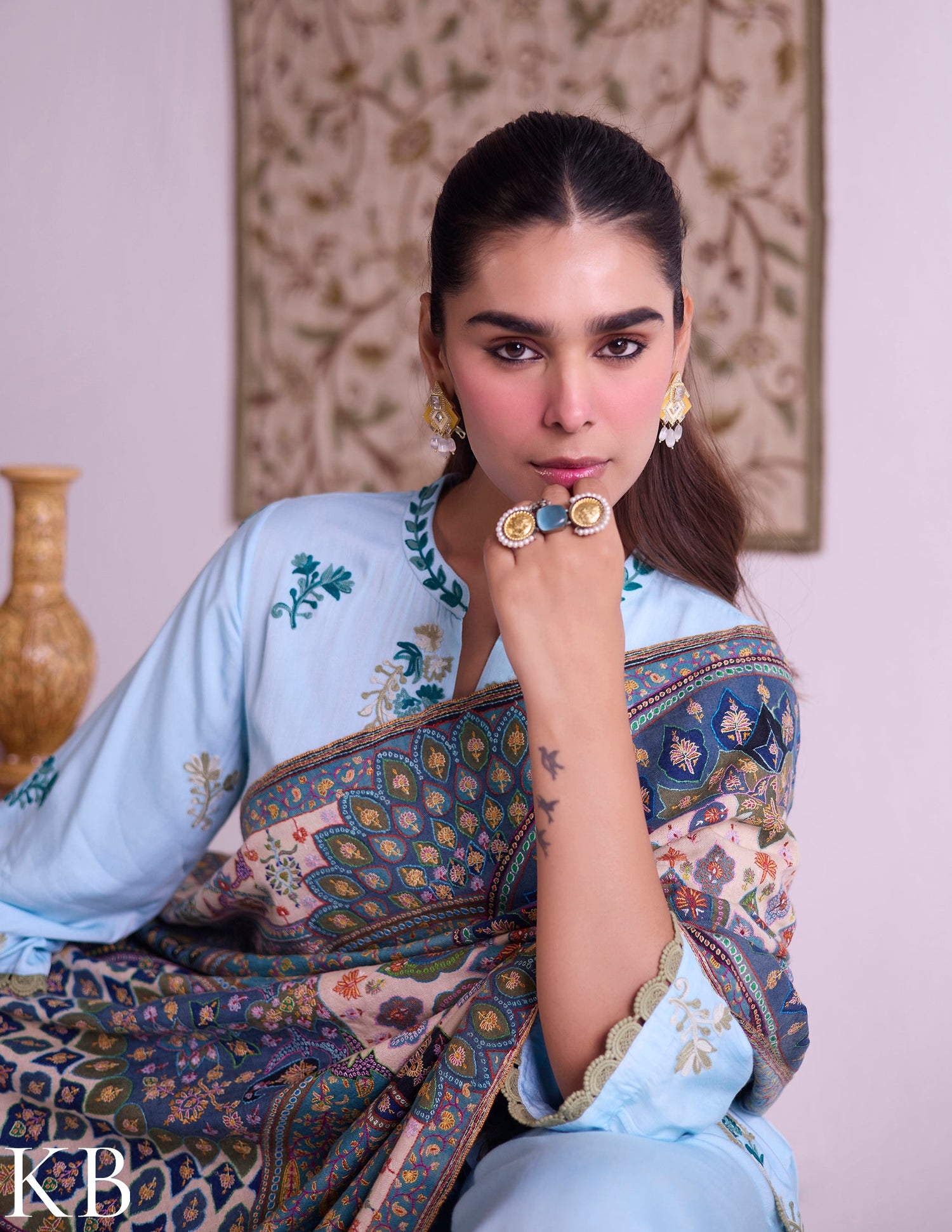 Kashmiri Handwoven Pashmina Jamawar Sozni Shawl – Natural Base with Multicoloured Embroidery | Handwoven Heritage