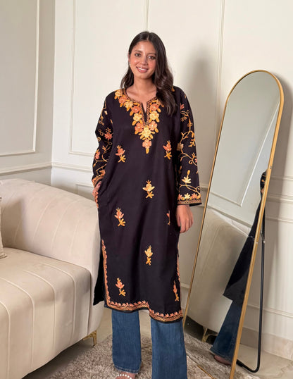 Kashmiri Pink &amp; Brown Aari Embroidered Woollen Phiran – Black | Timeless Winter Wear