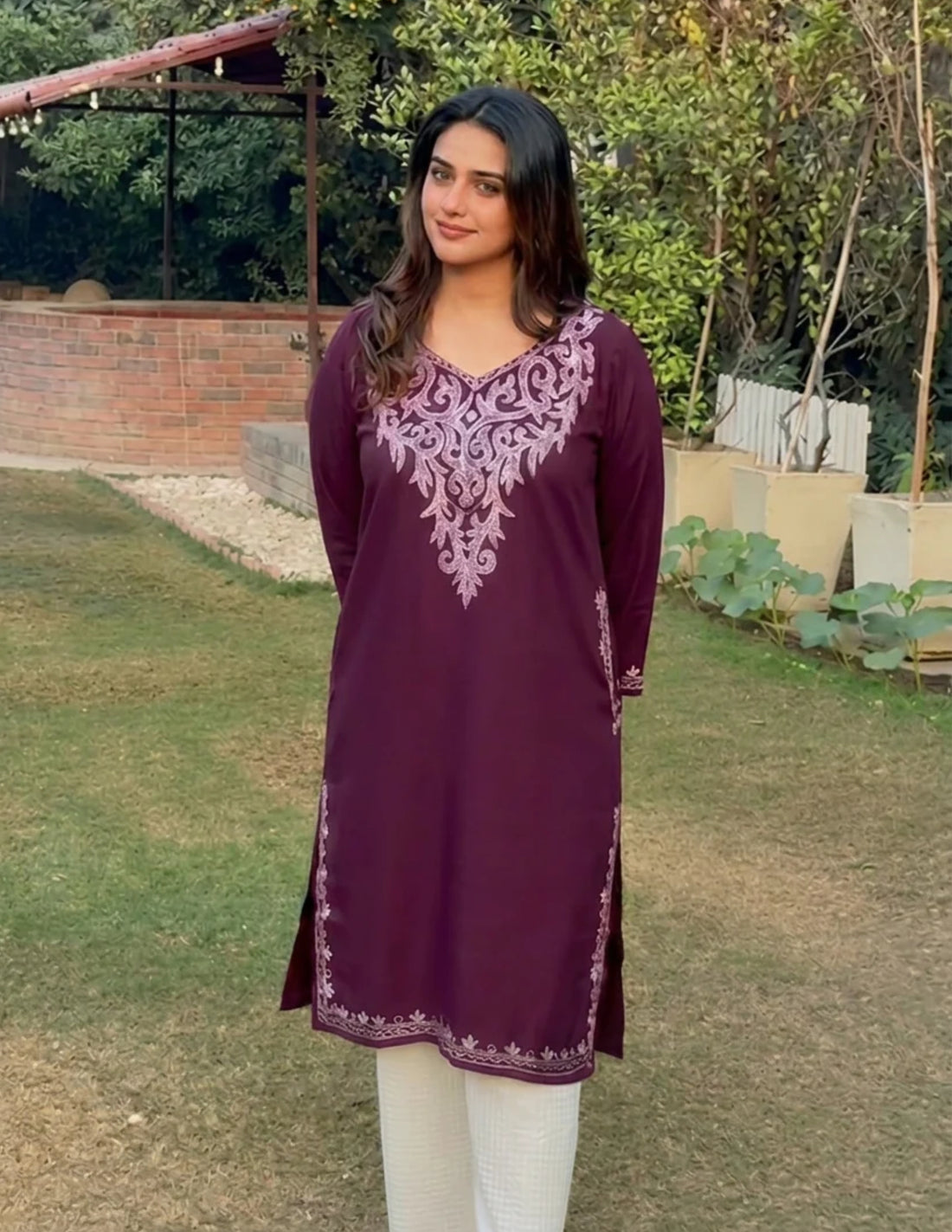 Kashmiri Light Purple Aari Embroidered Woollen Phiran – Wine | Timeless Winter Wear