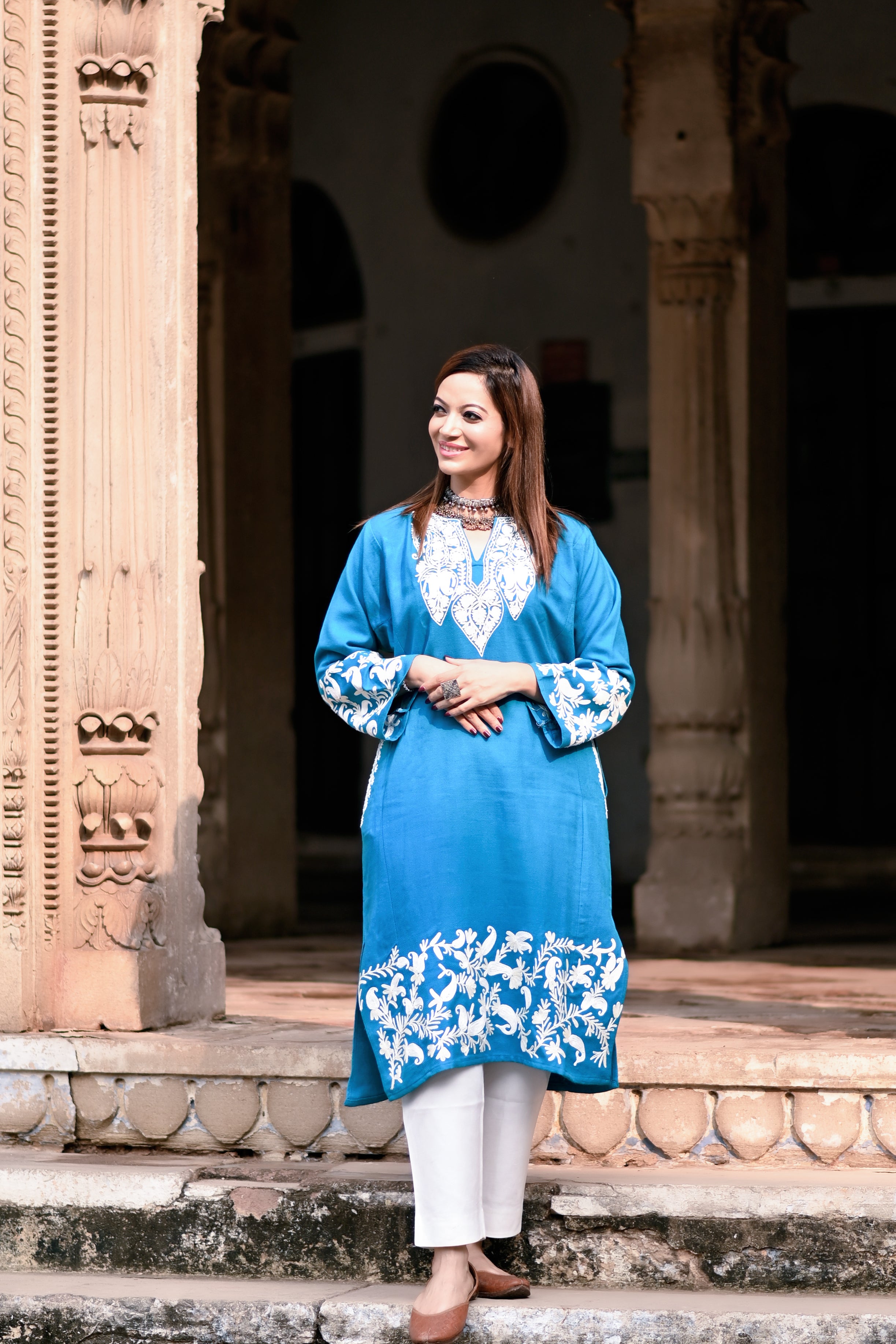 Rang-e-Khizan Turquoise Paisley Aari Phiran